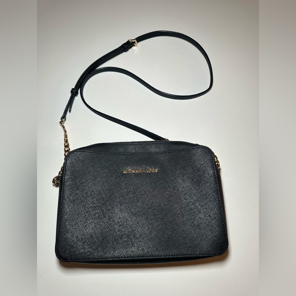 Michael Kors Jet Set Item Crossbody Leather Bag